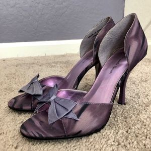 7m Nicole Miller purple peep toe heels